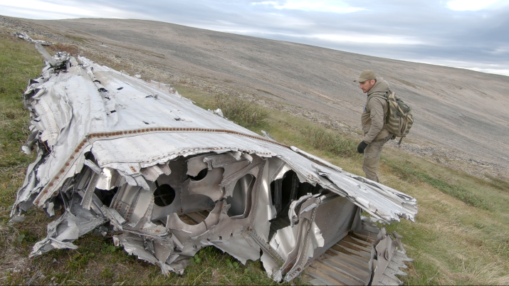 Один из самых крупных фрагментов - крыло "Дугласа". Фото: Алексей Никулин