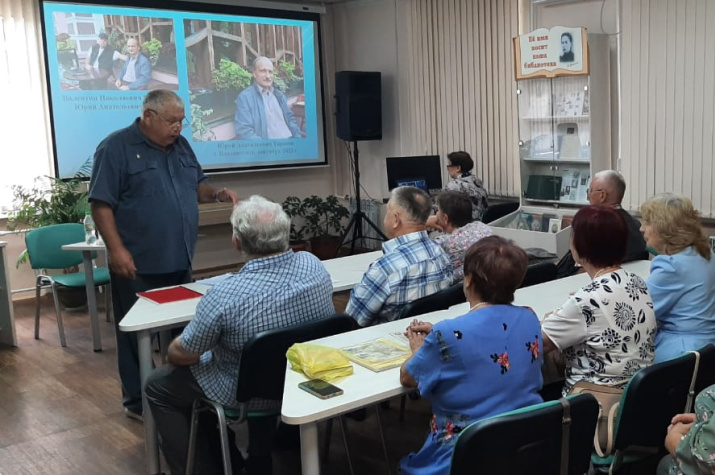 Выступление В. Ковальчука перед участниками презентации в ЦБ им. Крупской 24.08.2024 г. 